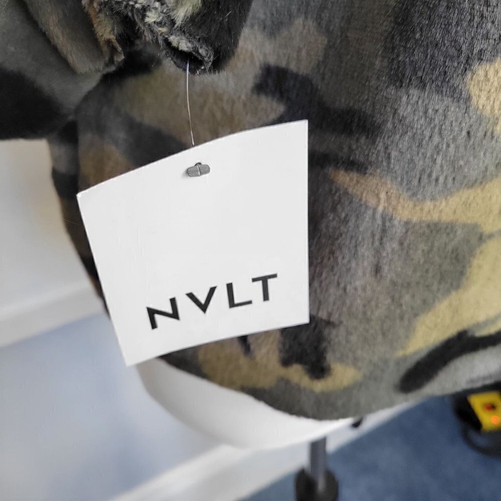 Beautiful Oversized Camo Faux Fur Modern Jacket Women | Size S - Picture 16 of 16